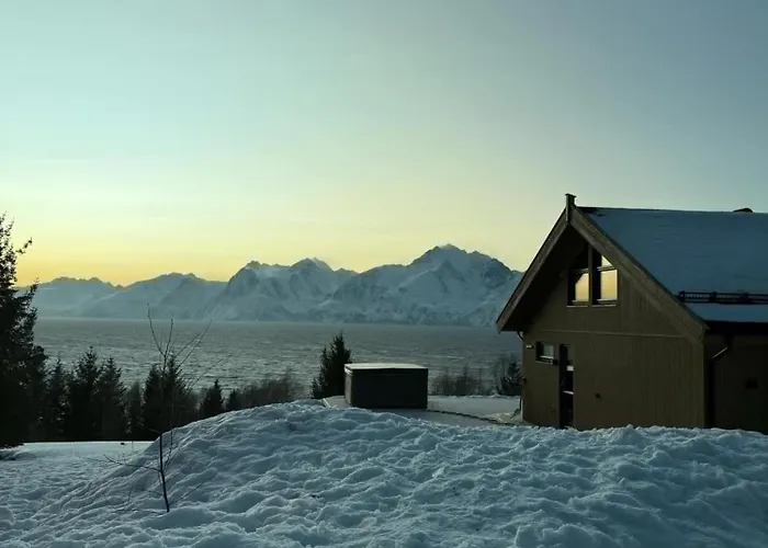 Lyngen Vista - Arctic Luxury