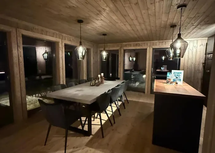 Lyngen Vista - Arctic Luxury