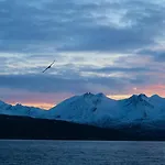 Lyngen Vista - Arctic Boutique Lodge Дом отдыха *
