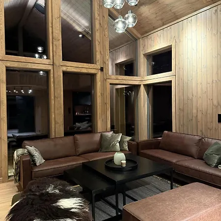 Lyngen Vista - Arctic Luxury بيت للعطل Hamnnes