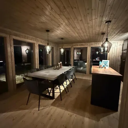 Lyngen Vista - Arctic Luxury